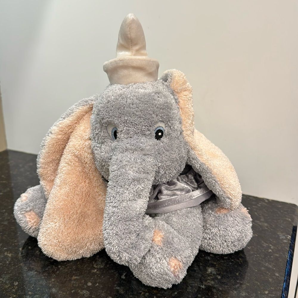 PLUSH ELEPHANT DUMBO DISNEY STORE BABY GRAY BEIGE WHITE-COLLAR 15”